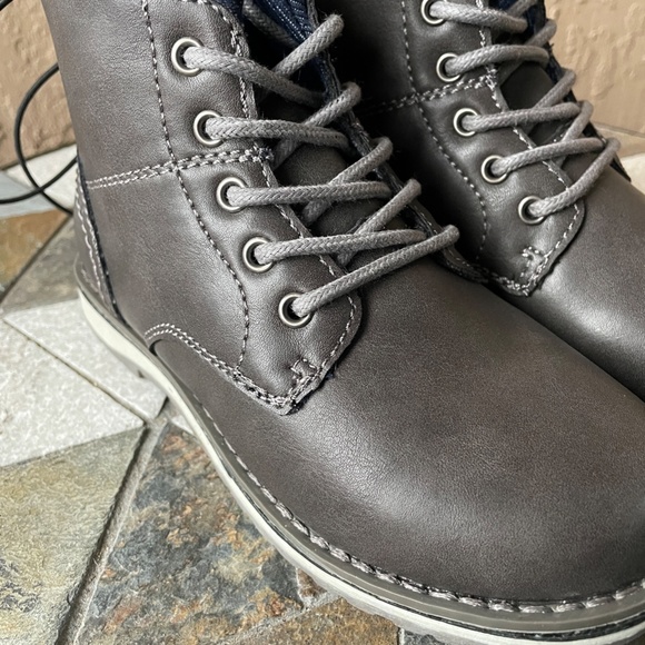 Toddler dark gray boots ~ size 12M - Picture 3 of 4